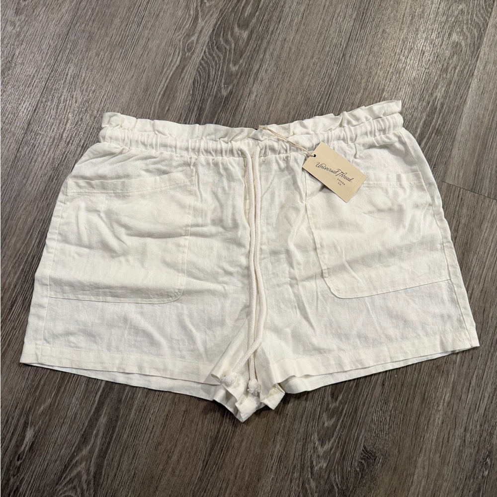 Everyday Linen Blend Women's Shorts in Cream
